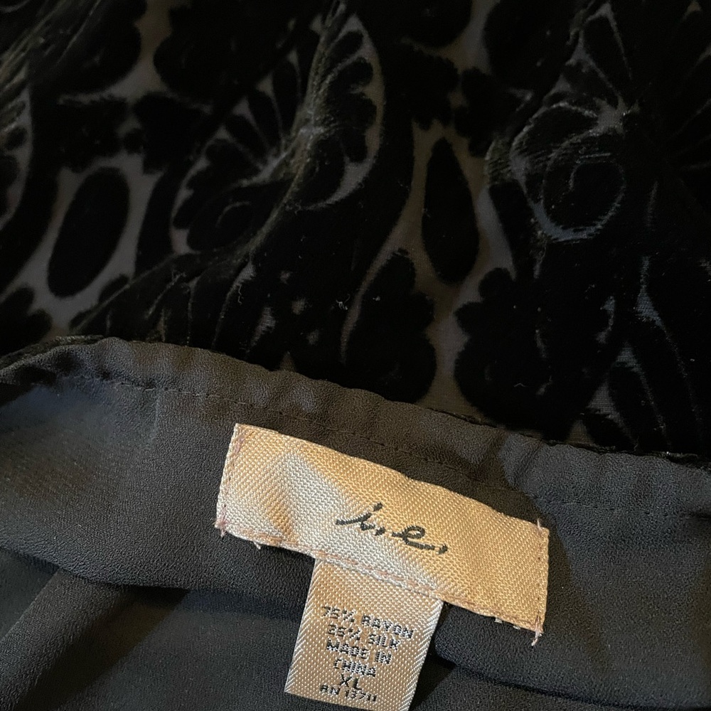 New, Black velour v neck top size XL